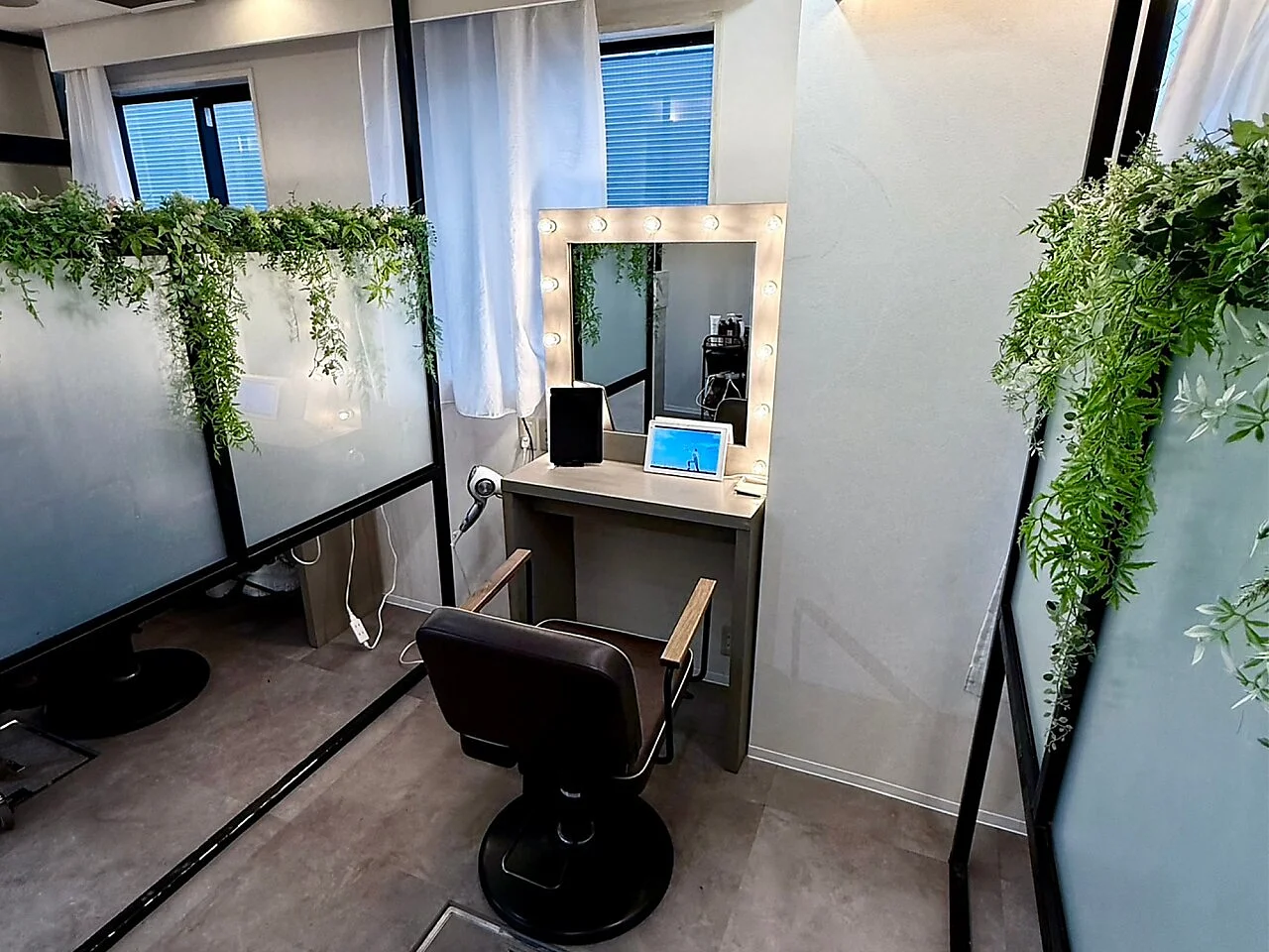 Private station at Rr SALON AOYAMA